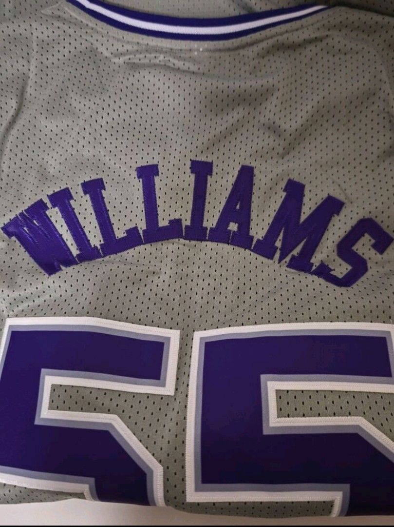 NBA Jersey Sacramento Kings (Category: Activewear) located in Manila. Submitted by sakazuki123 (Listing ID 1471331868, Image 3). Description: 24x31.