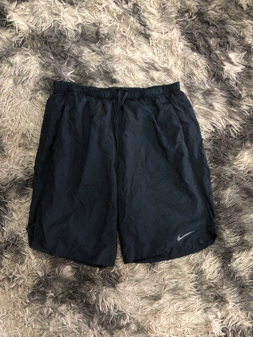 Nike Challenger Men’s Brief-Lined Running shorts (Category: Shorts) located in Binalbagan. Submitted by dcorexyzzz (Listing ID 1471303108, Image 2). Description: Large 30-32” waistline Length: 17” Excellent condition No issues.