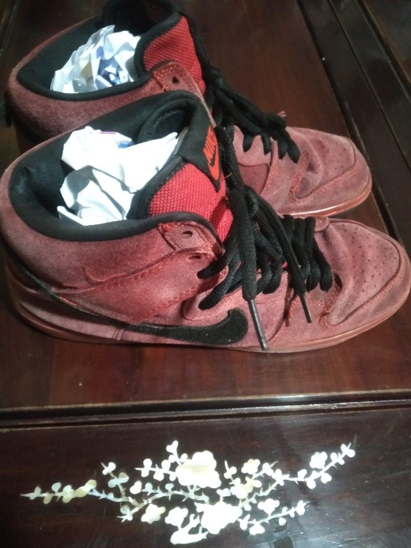Orig NIKE SB suede sneakers (Category: Sneakers) located in Baguio. Submitted by oliviapreloved100620 (Listing ID 1471351726, Image 3). Description: Selling very very low.