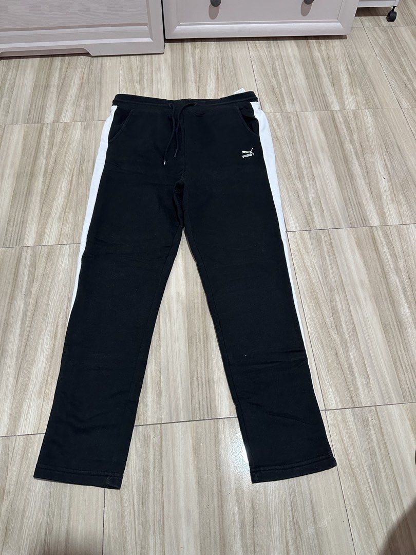 Puma jogging pants (Category: Jeans) located in Pila. Submitted by 2ndamano_ph (Listing ID 1471298292, Image 2). Description: - Size medium 30-32 - color rate 9/10 - excellent condition .