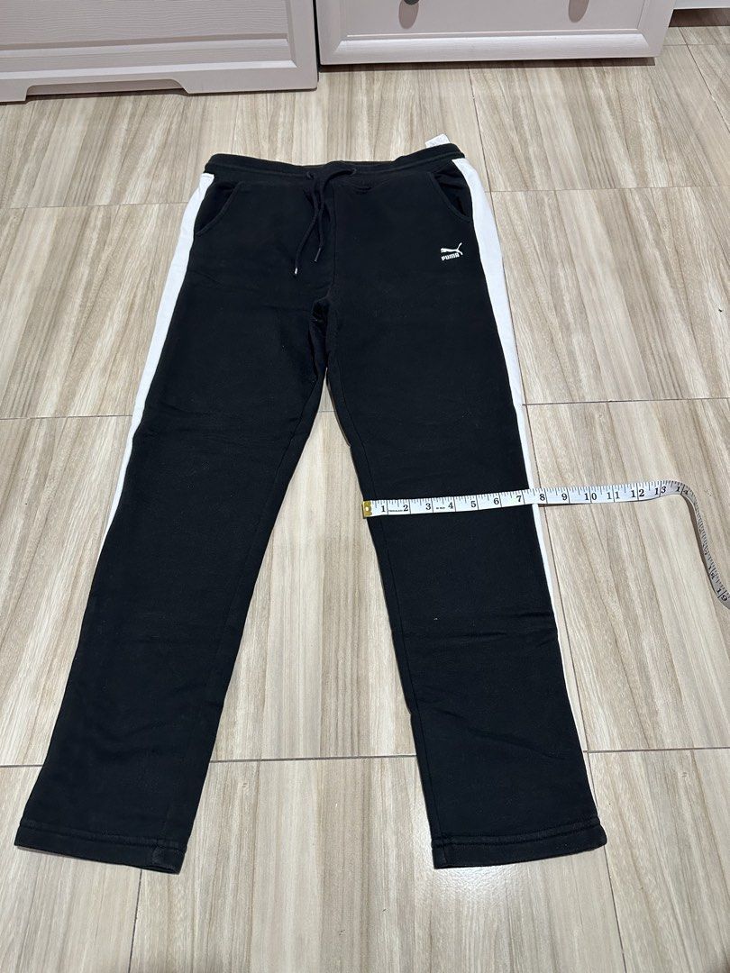 Puma jogging pants (Category: Jeans) located in Pila. Submitted by 2ndamano_ph (Listing ID 1471298292, Image 3). Description: - Size medium 30-32 - color rate 9/10 - excellent condition .