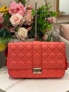 (Category: ) located in . Submitted by luxshare_preloved_ (Listing ID 1471398451, Image 1). Description: .