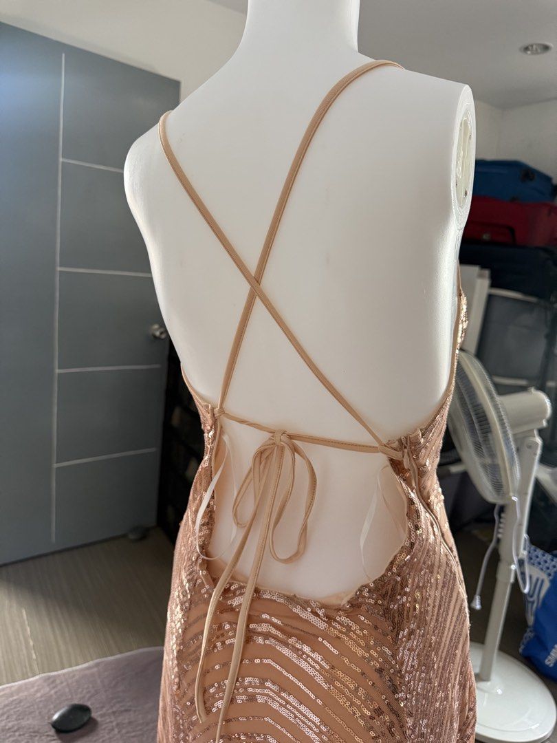 Shein Sequin Maxi Dress Bodycon (Category: Dresses) located in Taguig. Submitted by agoraartmarket (Listing ID 1471328112, Image 3). Description: Size on tag: Medium Shein Never worn Loc: BGC.