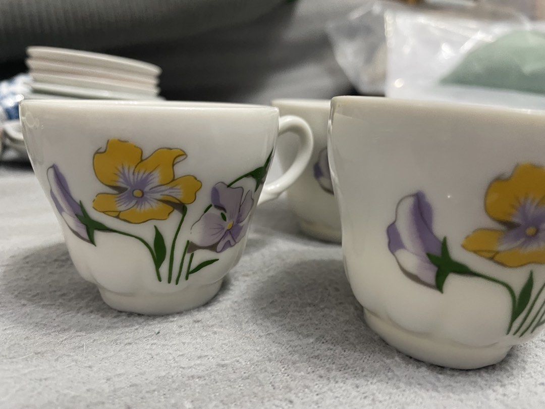 small floral tea cups 5 japan ceramic (Category: Coffee & Tea Tableware) located in Paranaque City. Submitted by kashireadsbookstore (Listing ID 1471309955, Image 2). Description: .