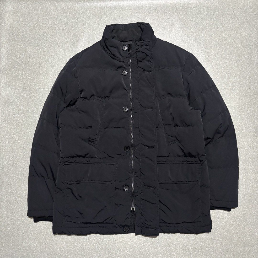Uniqlo Black Down Puffer Jacket XL (Category: Coats, Jackets and Outerwear) located in Cavite. Submitted by thrift_yard_blvd (Listing ID 1471298574, Image 1). Description: Uniqlo Puffer Jacket Size: XL on the tag. Width 23in Length 30in Condition: Like new. Issue: None. Mine: 400 pesos.