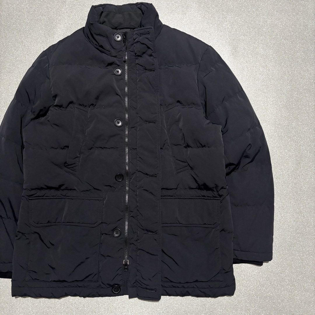 Uniqlo Black Down Puffer Jacket XL (Category: Coats, Jackets and Outerwear) located in Cavite. Submitted by thrift_yard_blvd (Listing ID 1471298574, Image 2). Description: Uniqlo Puffer Jacket Size: XL on the tag. Width 23in Length 30in Condition: Like new. Issue: None. Mine: 400 pesos.