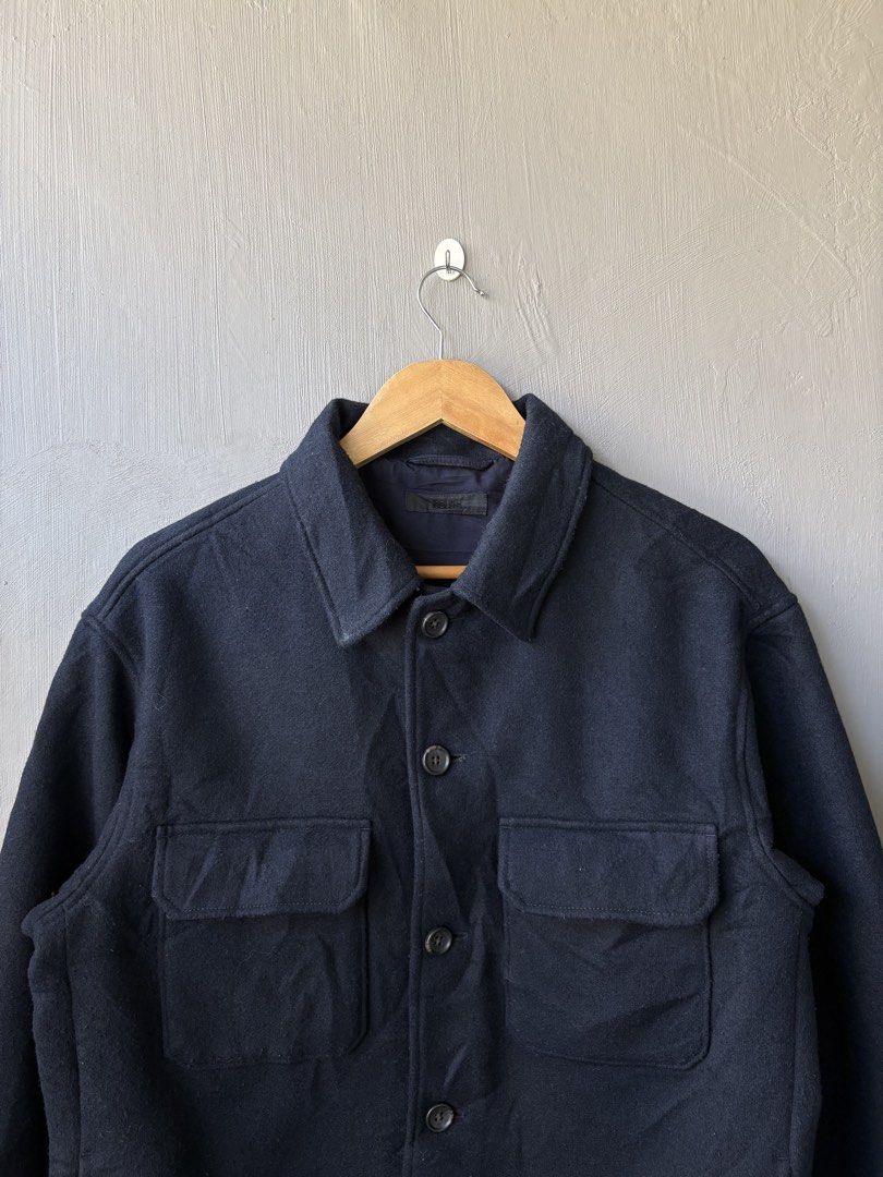 Uniqlo Over Shirt Jacket (Category: Coats, Jackets and Outerwear) located in Calamba. Submitted by manila.fits (Listing ID 1471330905, Image 3). Description: Uniqlo Over Shirt Jacket Medium Width 22 Length 27.5 In pristine condition Minimal lints.