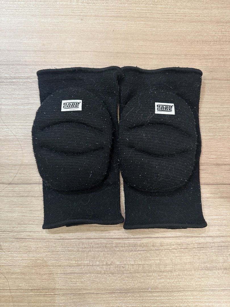 volleyball knee pads (Category: Braces, Support & Protection) located in Quezon City. Submitted by 49diam (Listing ID 1471417783, Image 1). Description: sf shouldered by buyer.