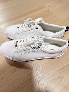 (Category: ) located in . Submitted by shoppaholick (Listing ID 1465788431, Image 1). Description: .