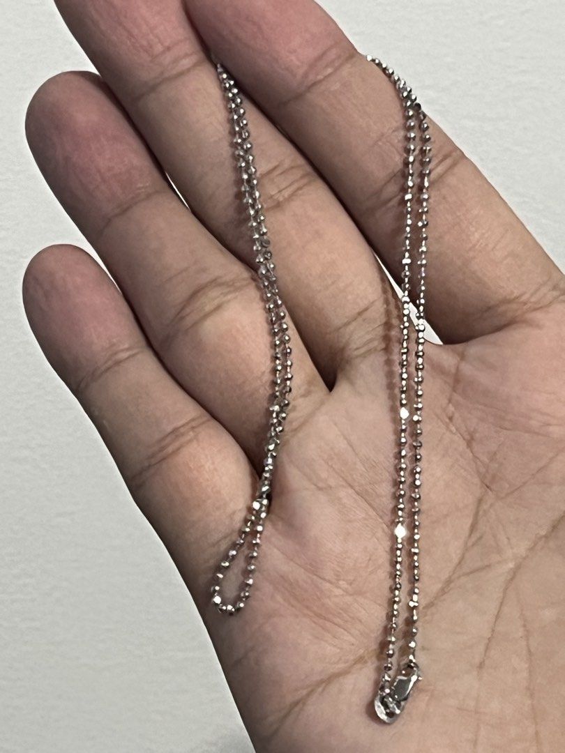 14k/ 18k Gold (Category: Body Jewelry) located in Reina Mercedes. Submitted by beyondthebagsph (Listing ID 1465826821, Image 1). Description: Real 14K Gold Lock Real 18K gold connector Chain - (as is) based sa sanglaan, may part na nabubura pag inuri, may part na hindi. Grams: 3.04 Bought this to a online seller of Japan Mixed Accessories..