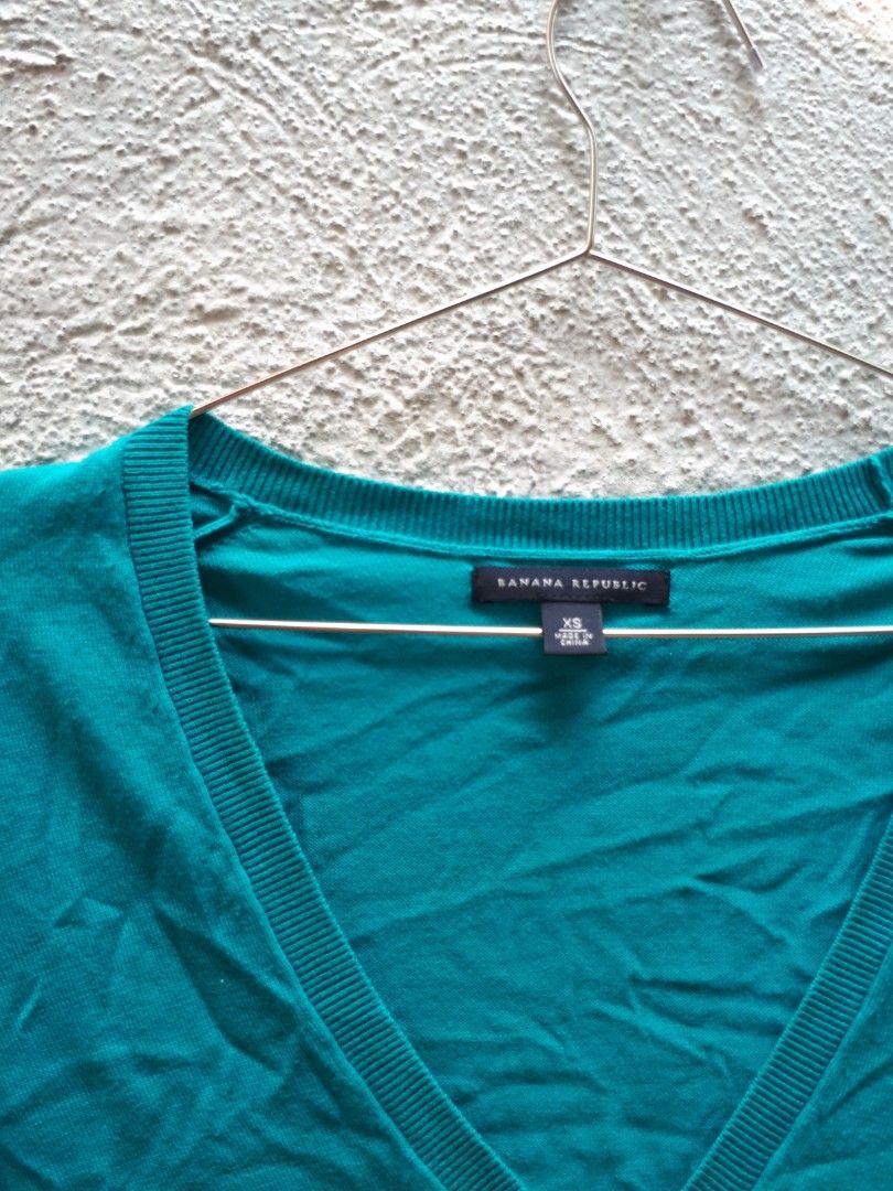 16x24 banana rep top (Category: Others Tops) located in Quezon City. Submitted by secretluxuryshop (Listing ID 1465800937, Image 3). Description: .