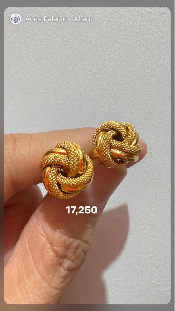 18k knot earrings 2.3grams (Category: Earrings) located in Manila. Submitted by annepalanioalfaro (Listing ID 1465822253, Image 1). Description: 2.3grams 18k saudi gold knot earrings 7500 per grams brandnew.