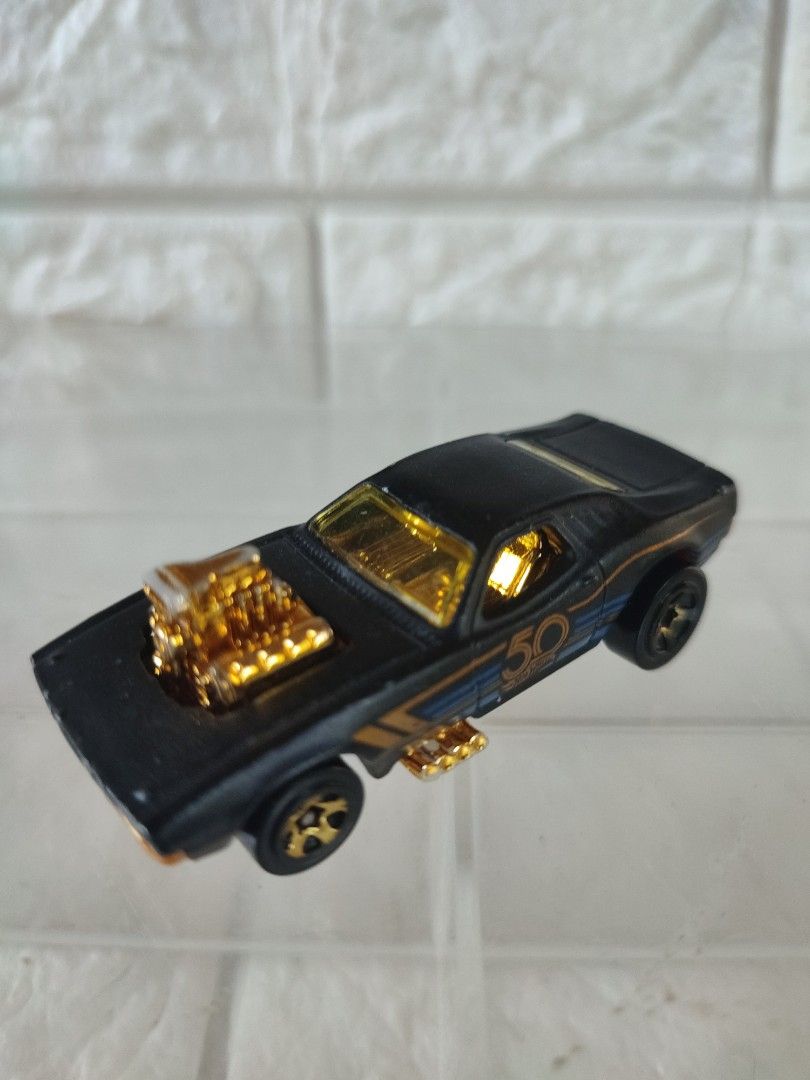 1970 Rodger dodger 50th anniversary loose (Category: Vehicle & Diecast Models) located in Narvacan. Submitted by jigger85 (Listing ID 1465776894, Image 2). Description: 93 percent condition paint chips bought in UK loc. ilocos sur can ship thru JNT or LBC.