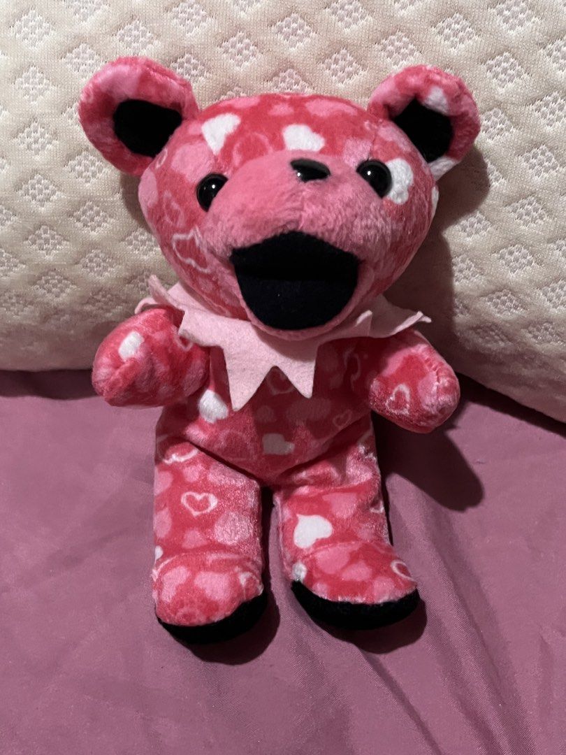 1988 Grateful Dead bean bear FOOLISH HEART (Category: Plushies & Soft Toys) located in Paranaque City. Submitted by bonsaiart (Listing ID 1465900959, Image 1). Description: Pre owned Good condition 1300+sf Payment via gcash or paymaya Shipping via j&t No to cod/ cop/ meetup.