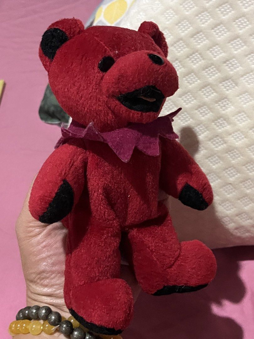1990 Grateful Dead bean bear SCARLET (Category: Plushies & Soft Toys) located in Paranaque City. Submitted by bonsaiart (Listing ID 1465899688, Image 2). Description: Pre owned Good condition 1000+sf Payment via gcash or paymaya Shipping via j&t No to cod/ cop/ meetup.
