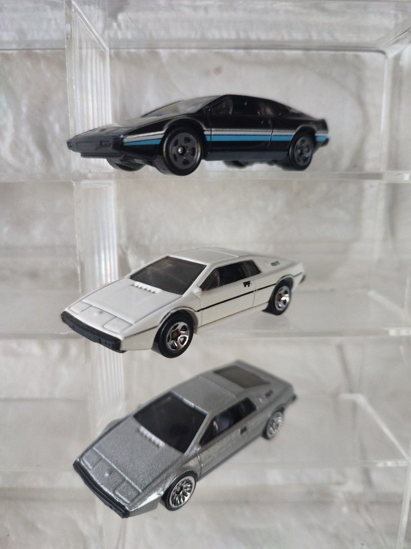 2014 lotus esprit s1 loose hotwheels (Category: Vehicle & Diecast Models) located in Narvacan. Submitted by jigger85 (Listing ID 1465765973, Image 2). Description: loose esprit s1 loose grey, white, black mint bought in UK 170 each 160 each if 2 150 each if 3.