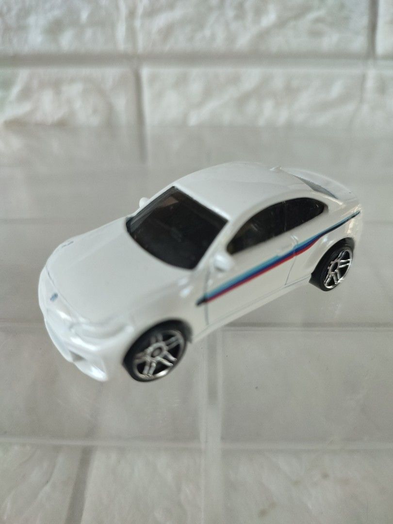 2016 BMW M2 LOOSE (Category: Vehicle & Diecast Models) located in Narvacan. Submitted by jigger85 (Listing ID 1465769239, Image 2). Description: mint condition bought in UK loc. ilocos sur can ship thru JNT or LBC.