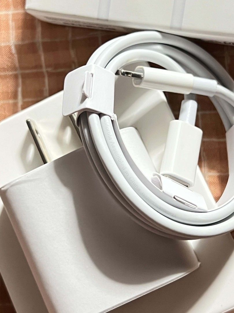 20W iPhone Charger lightning (Category: Chargers & Cables) located in Manila. Submitted by itsashy (Listing ID 1465805865, Image 2). Description: COMPATIBLE TO IPHONE XR /11/12/13/14 PROMAX WITH 3 DAYS REPLACEMENT WARRANTY NO REFUND POLICY LALAMOVE / J&T / MEET UP.