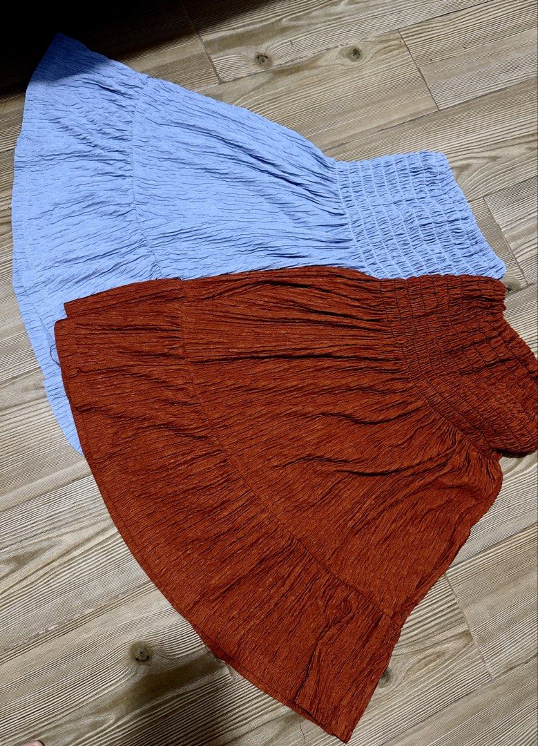 2 Mini sexy tube dresses (Category: Skirts) located in San Juan City. Submitted by pewchipie (Listing ID 1465892977, Image 1). Description: - Set of 2 tube dresses: Light blue and rust brown - Stretchy for all-day comfort - Flared, tiered shape with a nice flow - Crinkle texture fabric (no ironing needed!) - Easy pull-on style, great for casual days out.