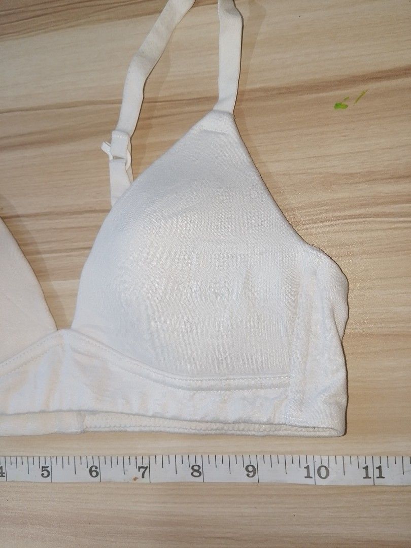 30b to 32a white bra nonwire (Category: Undergarments & Loungewear) located in Manila. Submitted by truecrystal-1407 (Listing ID 1465947933, Image 3). Description: .