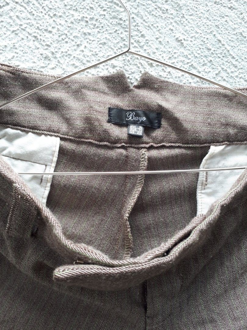 32 waist bayo shorts (Category: Shorts) located in Quezon City. Submitted by secretluxuryshop (Listing ID 1465795490, Image 3). Description: .