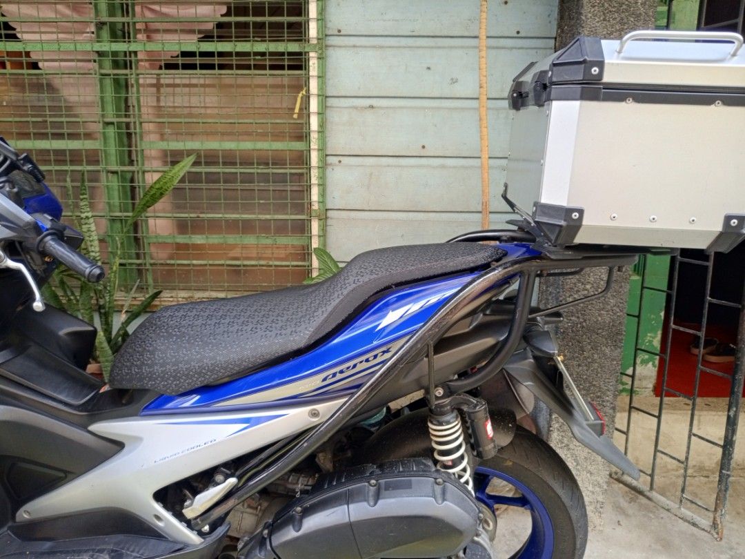 45L JPad Alloy Topbox (Category: Other Motorcycles Parts and Accessories) located in Manila. Submitted by jinhyung (Listing ID 1465767045, Image 3). Description: 45L Alloy Top box with customized heavy bracket FOR AEROX VERSION 1 with stainless bolts. Selling for 5,500 only slightly negotiable Manila Area.