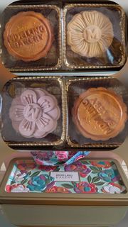MDM LING Bakery Mooncake Tin + Bag, Food & Drinks, Gift Baskets ...
