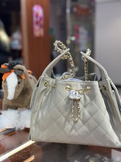 （分類：）位於 。 由 360_Luxury 提交（商品編號 1465868095，圖片 1）。簡介： 。
