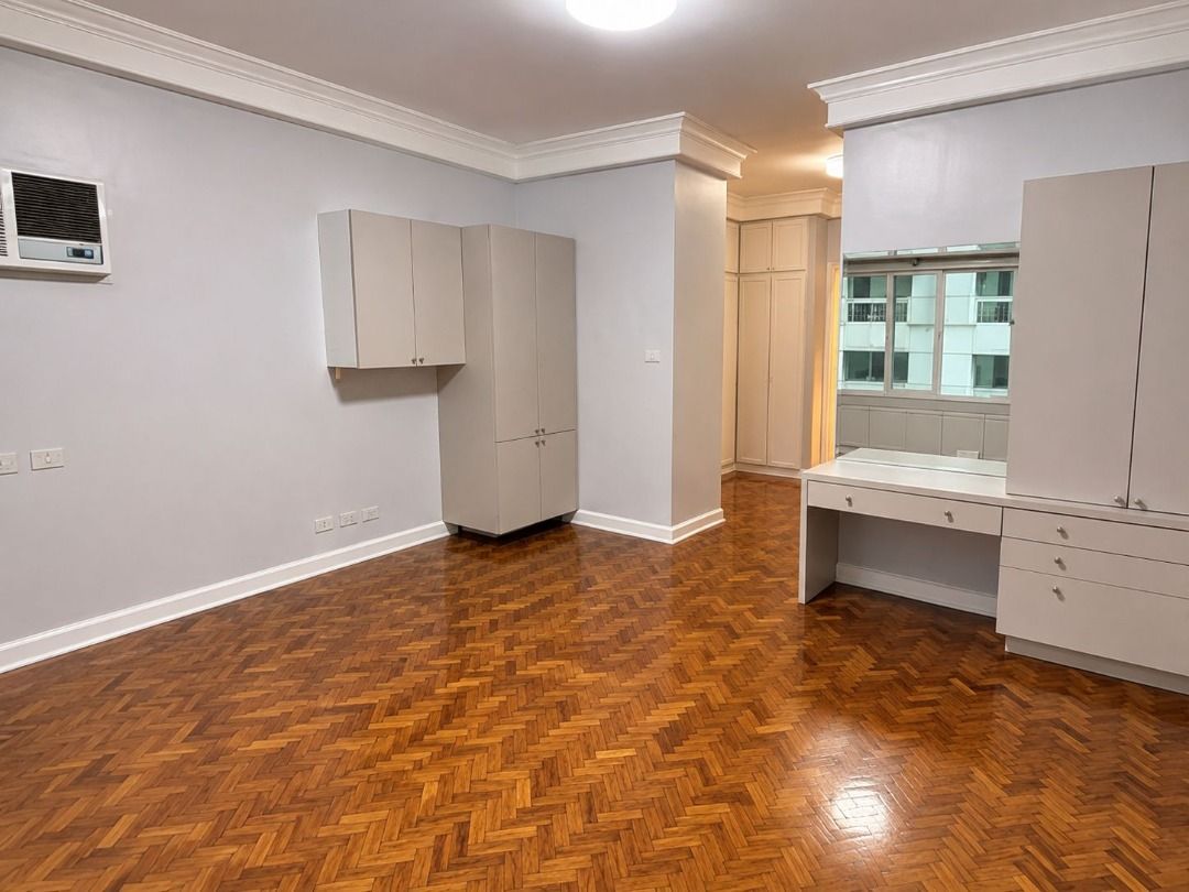 📍 Three Salcedo Place Makati (Category: Apartments & Condos) located in Makati City. Submitted by renzproperties (Listing ID 1465839776, Image 3). Description: 📍 Three Salcedo Place Makati 💰Price: ₱30M Gross 2BR + maid’s room w T&B 2TB FA: 157 sqm Inclusions: Semi Furnished Parking: 2 slots Title status: Clean title Ownership: Individual *DIRECT TO OWNER* ⬇️More properties⬇️ FB & IG - renzproperties DM for inquiries Enlist your property: Makat
