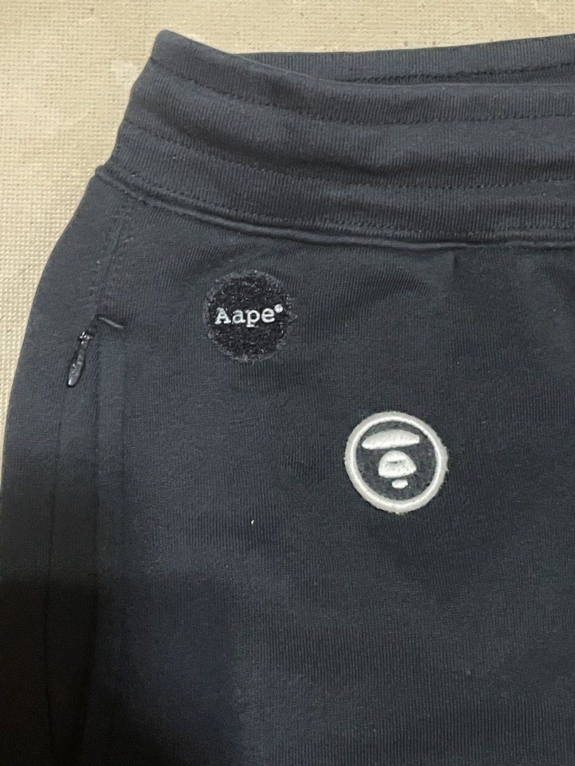 AAPE JOGGER PANTS (Category: Joggers) located in Batangas. Submitted by streetheadph (Listing ID 1465864981, Image 3). Description: AAPE JOGGER SIZE ON TAG : SMALL DIMES: W 30 to 32 / L 37 CONDITION: EXCELLENT COLOR: BLACK COLORRATE: 9.3 / 10 ISSUE: 1 SMALL PINHOLE SA LIKOD, see picture and NEED WASH PRICE: 1000 + SHIPPING FEE NEED WASH THIS ITEM IS UKAY PLEASE MANAGE YOUR EXPECTATION ALWAYS READ THE DETAILS.