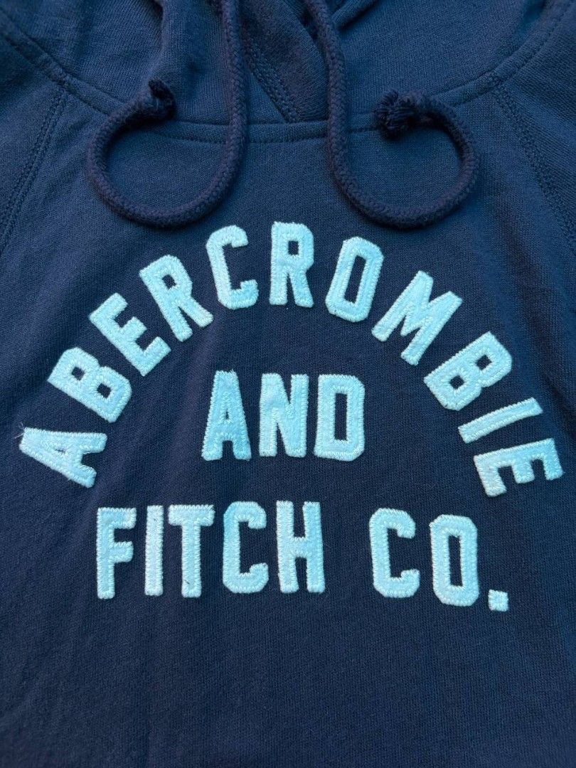 ABERCROMBIE & FITCH PULLOVER HOODIE (Category: Coats, Jackets and Outerwear) located in Tacurong. Submitted by ukayutopia (Listing ID 1465874118, Image 3). Description: Dimes: W18×L22 Condition: 9/10 Size on tag: Small Issue: None.