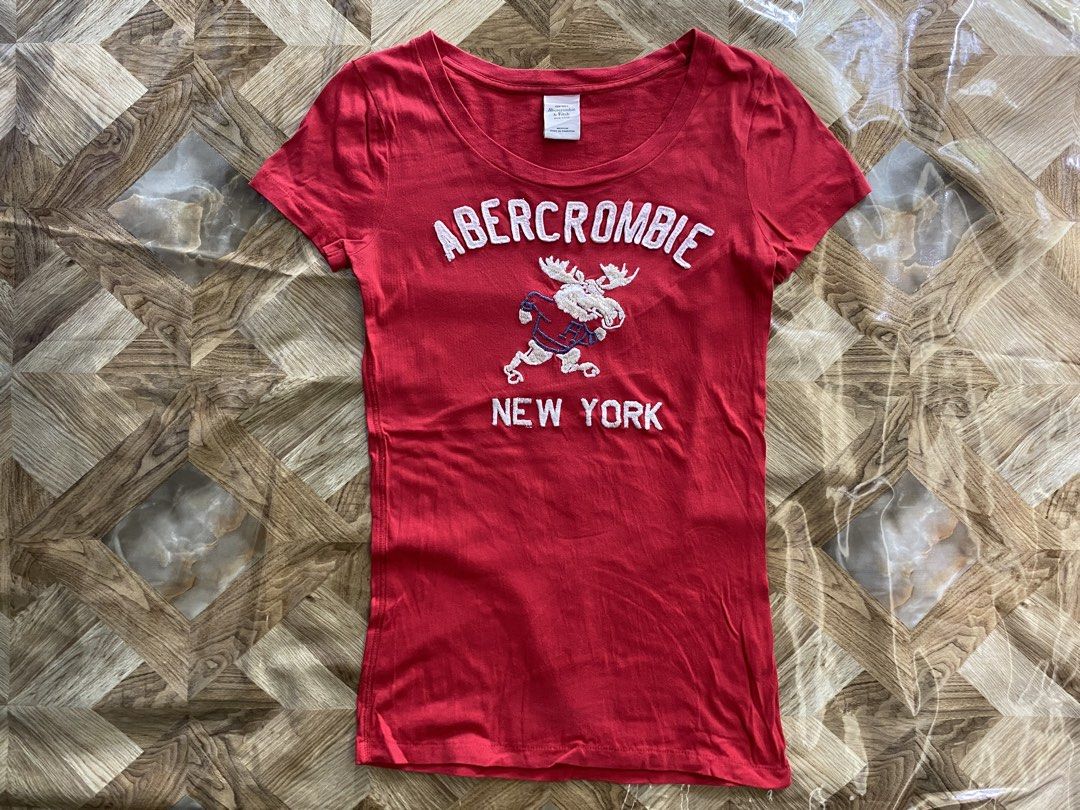 Abercrombie & Fitch Top (Category: Shirts) located in Davao. Submitted by workmensph (Listing ID 1463571165, Image 2). Description: Size Small-Medium 15.5” x 26” Excellent Condition .