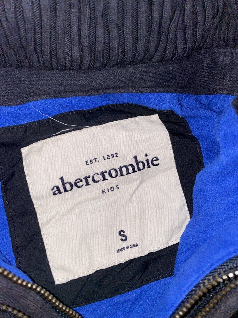 ABERCROMBIE FUR JACKET (Category: Coats, Jackets and Outerwear) located in Cebu City. Submitted by arcane_thrift (Listing ID 1465763342, Image 3). Description: .