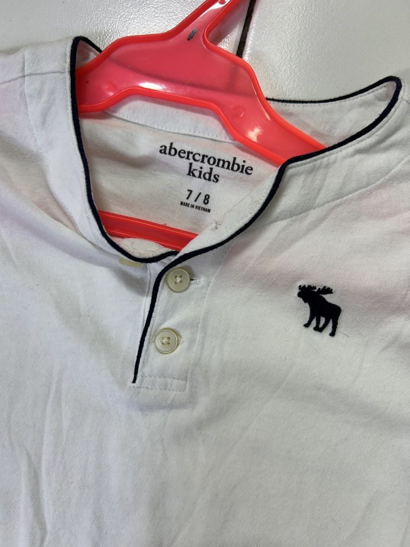 Abercrombie long sleeves (Category: Babies & Kids Fashion) located in Lucena. Submitted by riyizthriftz (Listing ID 1465953294, Image 2). Description: Abercrombie long sleeves Fit small adult women Good condition Colo rate 9/10.