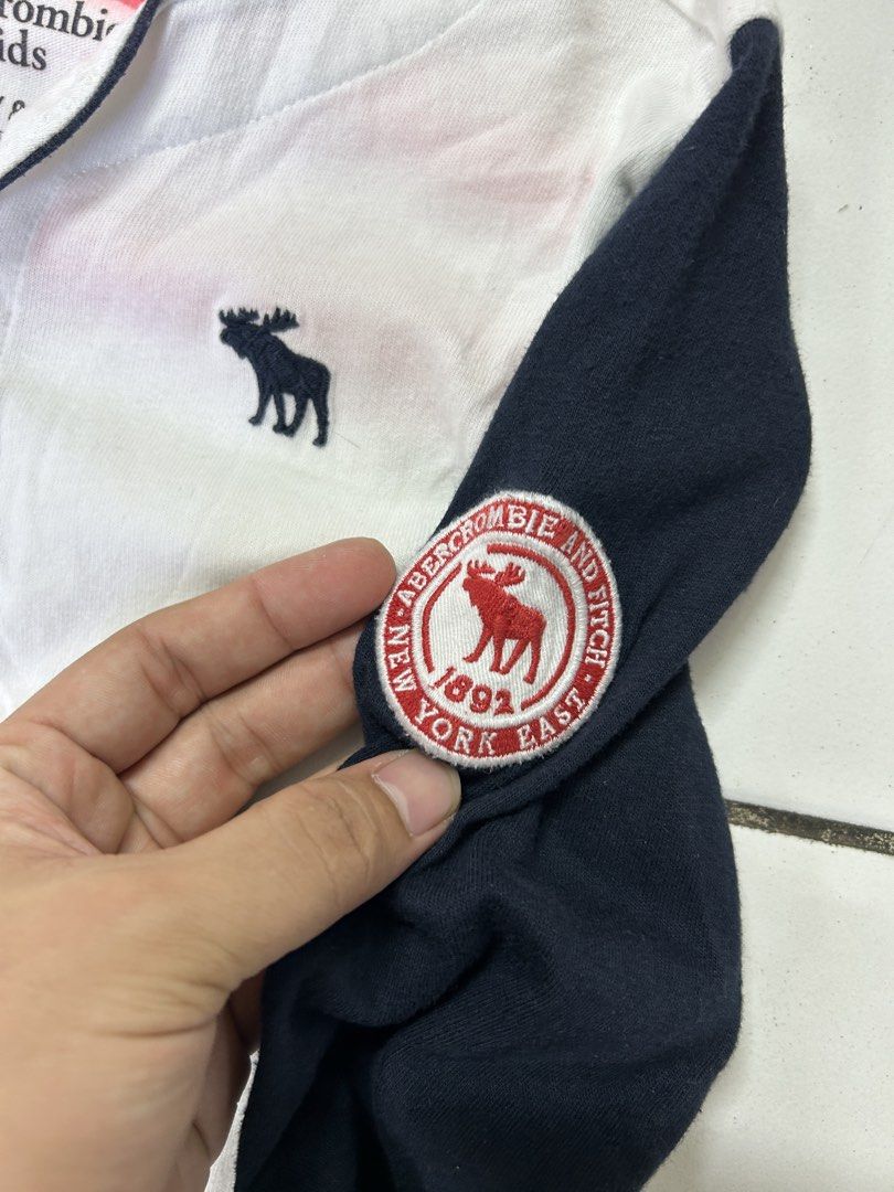 Abercrombie long sleeves (Category: Babies & Kids Fashion) located in Lucena. Submitted by riyizthriftz (Listing ID 1465953294, Image 3). Description: Abercrombie long sleeves Fit small adult women Good condition Colo rate 9/10.