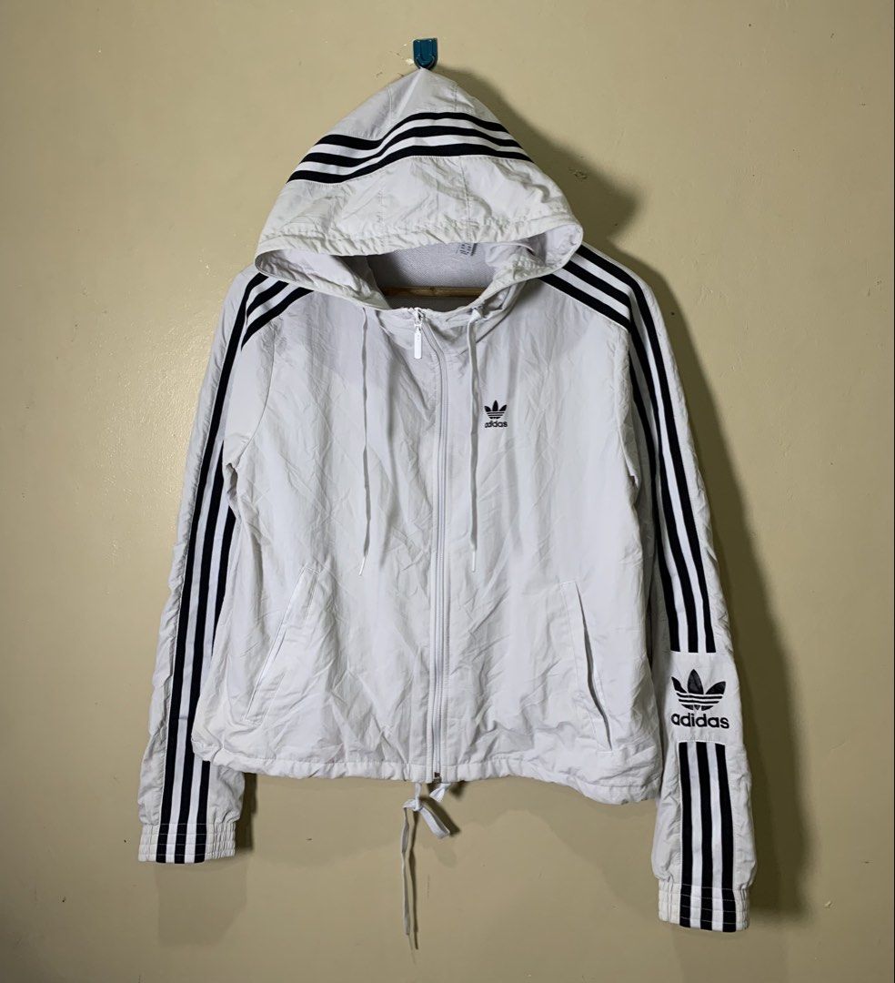 ADIDA* trefoil windbreaker (Category: Coats, Jackets and Outerwear) located in Molave. Submitted by mysticbird_38213e (Listing ID 1465878395, Image 2). Description: As new condition No issue Solid pa po!.
