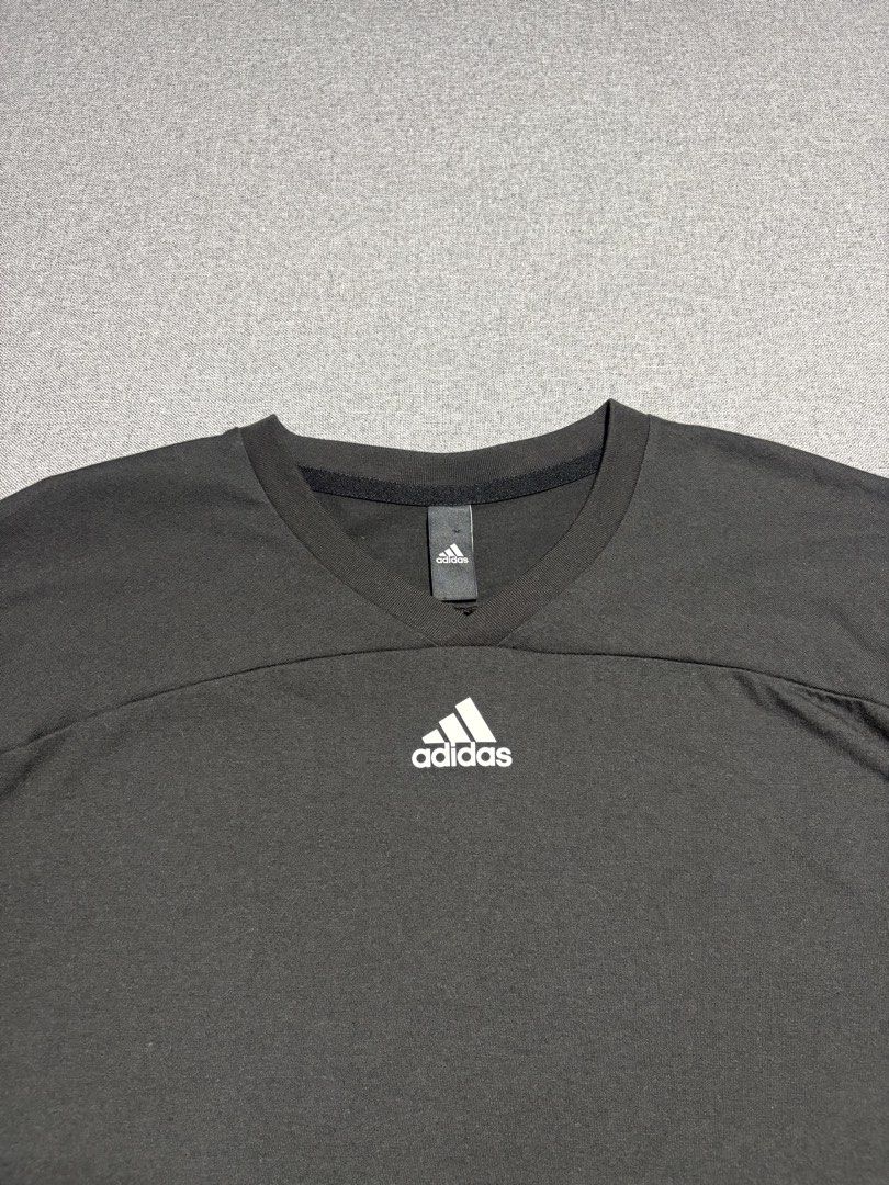 ADIDAS (Category: Formal Shirts) located in Talisay. Submitted by bugzham (Listing ID 1465873123, Image 3). Description: Dimes : 23.5x29 ORIGINALLY PURCHASED FROM THE USA.