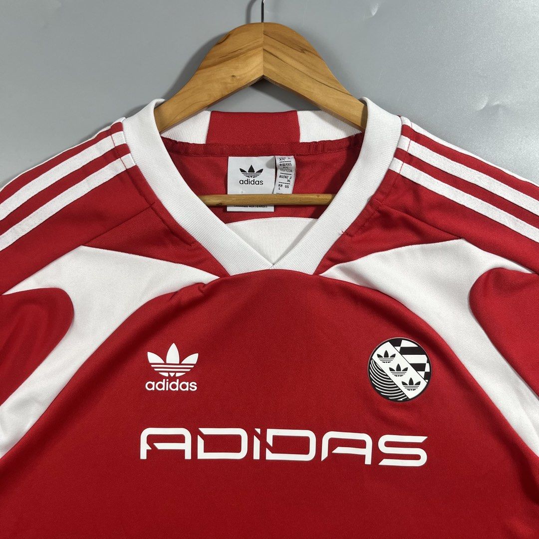 Adidas Adilenium Oversized Short Sleeve Jersey (Category: Activewear) located in Los Banos. Submitted by 4030.archives. (Listing ID 1465794734, Image 2). Description: Adidas Adilenium Oversized Short Sleeve Jersey 1500 Pesos Large Length : 27 inches Width : 23 inches Good as new .
