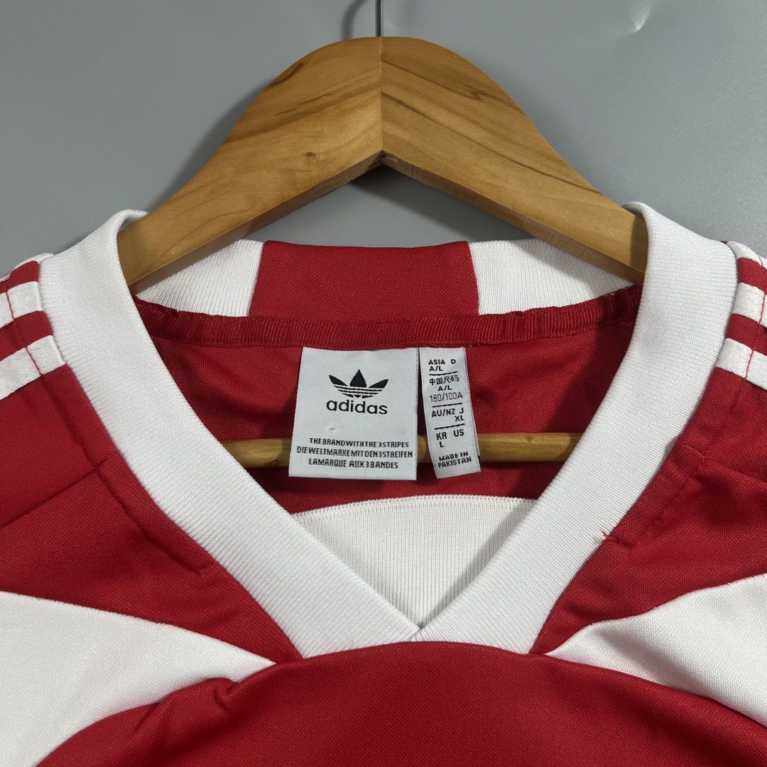 Adidas Adilenium Oversized Short Sleeve Jersey (Category: Activewear) located in Los Banos. Submitted by 4030.archives. (Listing ID 1465794734, Image 3). Description: Adidas Adilenium Oversized Short Sleeve Jersey 1500 Pesos Large Length : 27 inches Width : 23 inches Good as new .