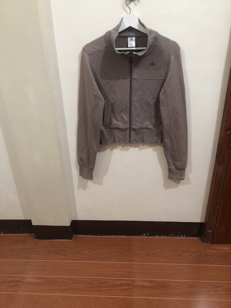 Adidas Jacket (Category: Coats, Jackets and Outerwear) located in Oas. Submitted by alithrifthunter (Listing ID 1465832842, Image 2). Description: .