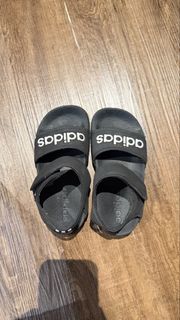 (Category: ) located in . Submitted by ac.wardrobe (Listing ID 1465904718, Image 1). Description: .