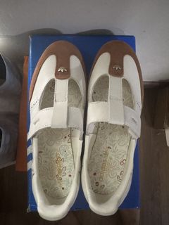 (Category: ) located in . Submitted by authentic.brand.lover (Listing ID 1465802846, Image 1). Description: .