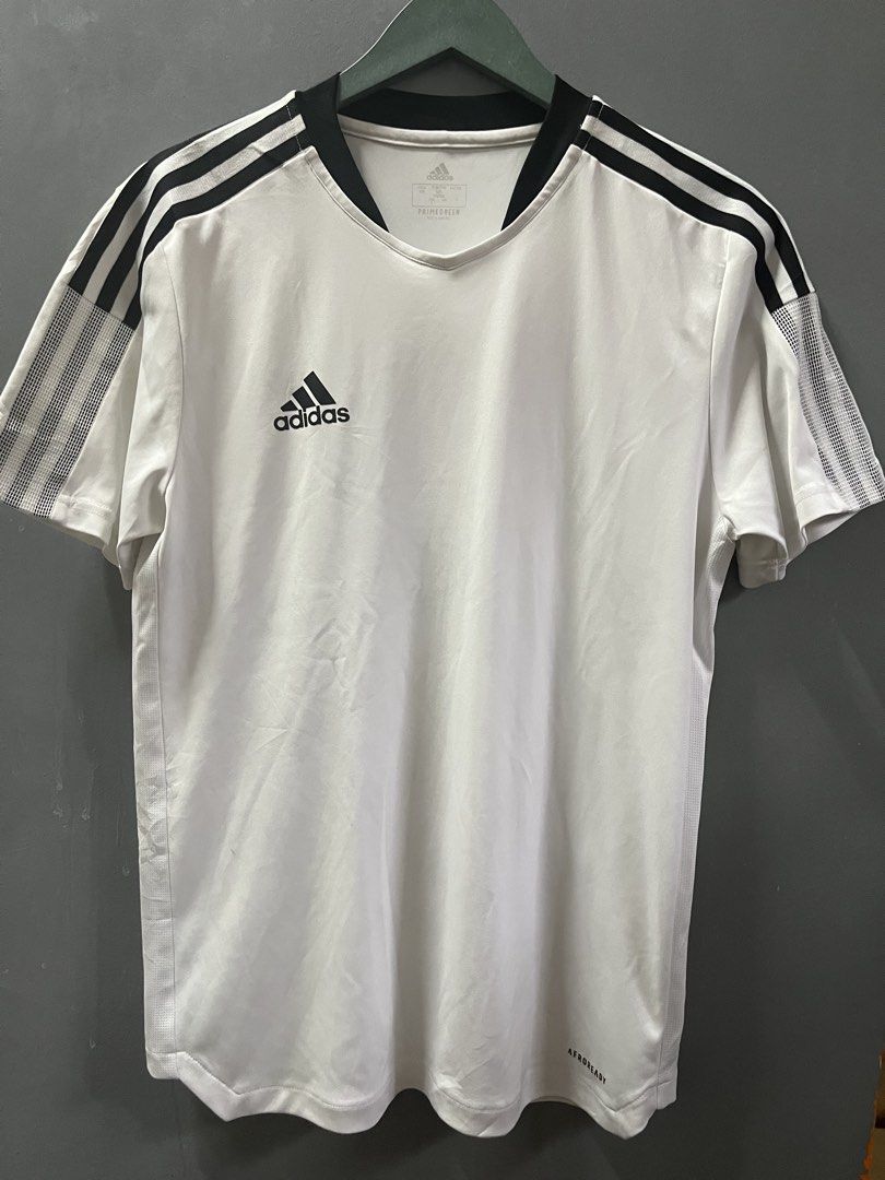 Adidas t shirt (Category: Activewear) located in Dipolog. Submitted by jaydichos (Listing ID 1465894380, Image 1). Description: Thrifted Good condition No issue .