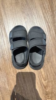 (Category: ) located in . Submitted by ac.wardrobe (Listing ID 1465904967, Image 1). Description: .