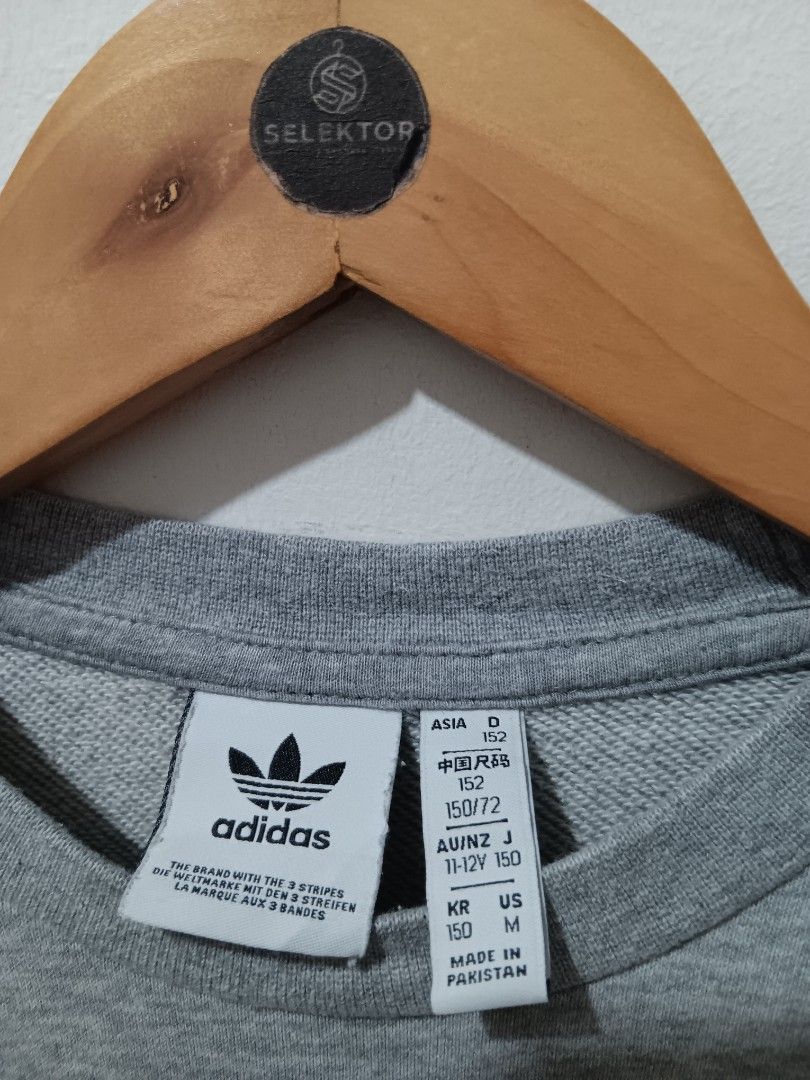 ADIDAS TREFOIL (Category: Coats, Jackets and Outerwear) located in Dauis. Submitted by udenglegaspi (Listing ID 1465838677, Image 2). Description: .