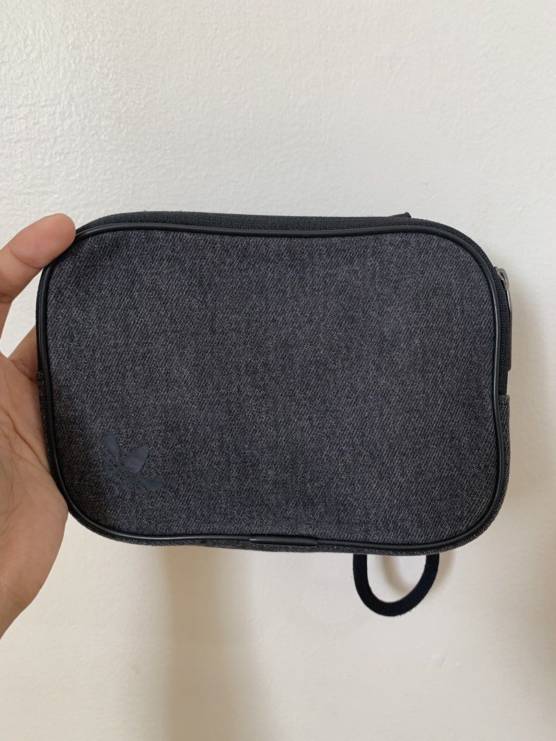 Adidas Wristlet (Category: Purses & Pouches) located in Surigao. Submitted by luxxbytm.ph (Listing ID 1465795943, Image 1). Description: Orig.