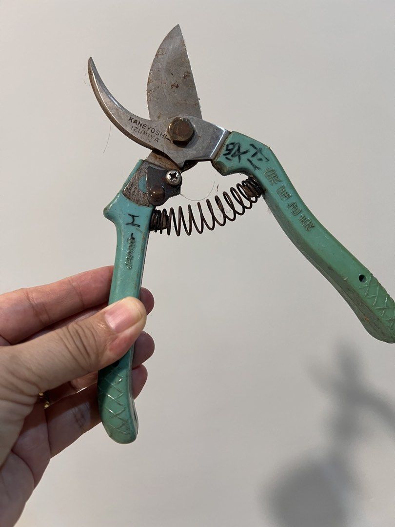 Affordable Japanese Pruning Shears 😍👌🏻 (Category: Home Improvement Tools & Accessories) located in Malolos. Submitted by afford.japan (Listing ID 1465946953, Image 1). Description: Affordable Japanese Pruning Shears 😍👌🏻.