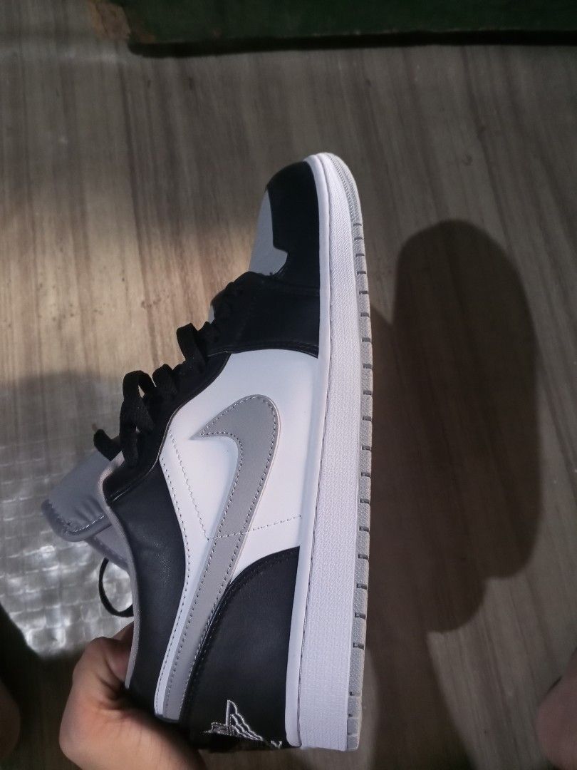 Air Jordan 1 Low "Smoke Grey" (Category: Dress Shoes) located in Manila. Submitted by kenzo.09 (Listing ID 1465922626, Image 1). Description: RUSH!.