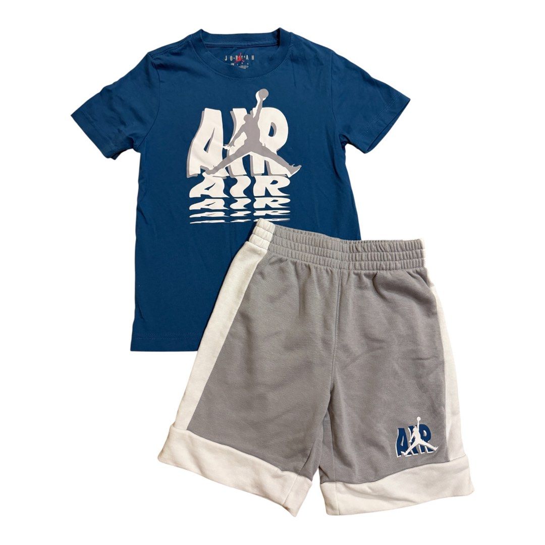 Air Jordan Set (Category: Babies & Kids Fashion) located in Lipa City. Submitted by lifestyled (Listing ID 1465948336, Image 1). Description: Air jordan set Size 6-7 Aa- 12.5” L- 19.5” Bottom- W-9.5” L-13.5” Color rate 8/10 💯 Authentic.