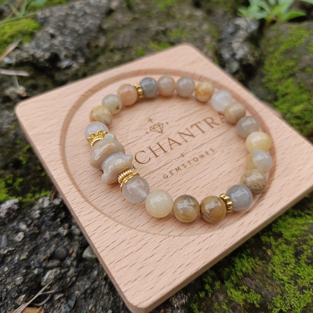 Alashan charm X moonstone (Category: Bracelets) located in Manila. Submitted by enchantra_gems (Listing ID 1465948978, Image 2). Description: ✨ ALASHAN CHARM × MOONSTONE 🌙🤍 A refined pairing of natural Moonstone and an exquisite Alashan charm, created for those who appreciate understated luxury and meaningful details. 🌙 Moonstone — Traditionally cherished for its association with intuition, inner calm & new beginnings. ✨ Alashan Charm — A dist